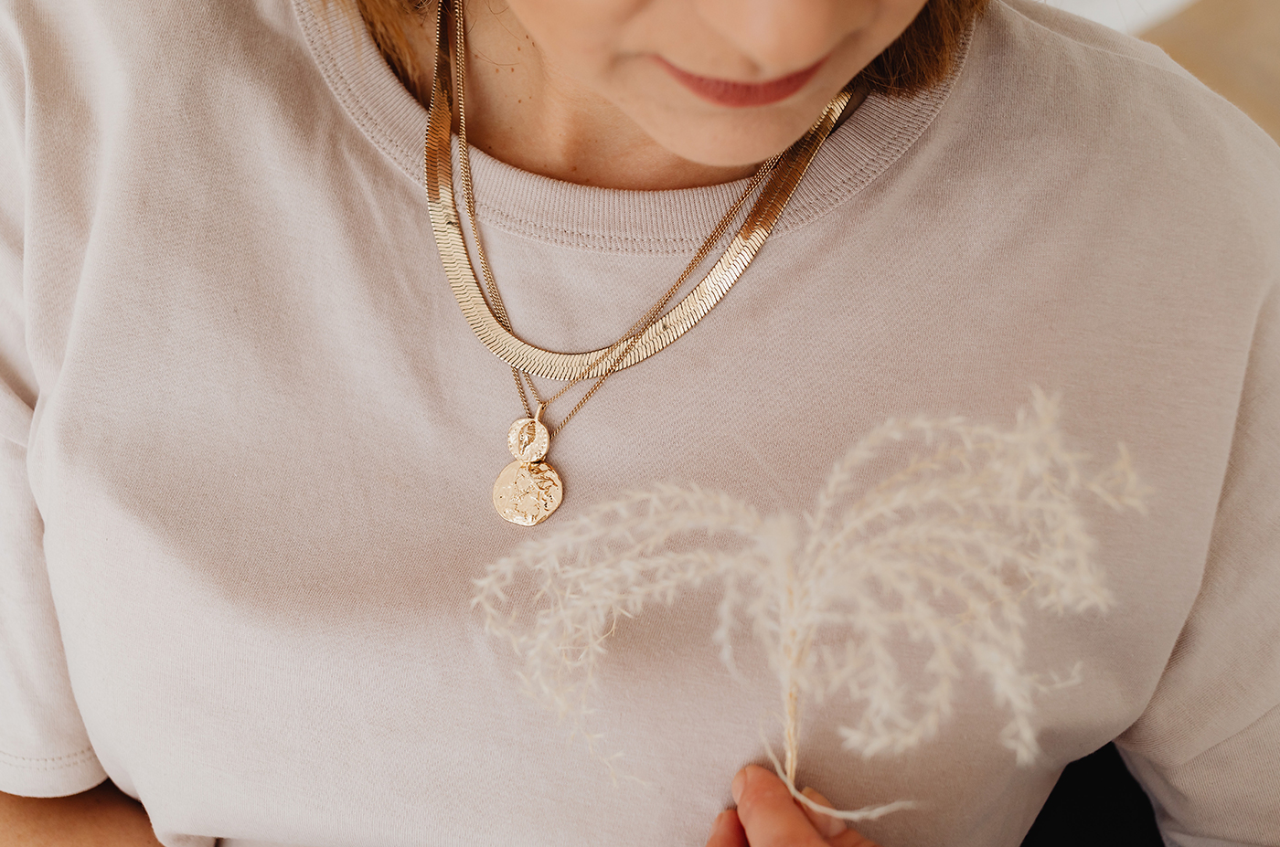 Make a Statement with Long Necklaces: The Ultimate Guide to Trends, Designs, and Styling Hacks Make a Statement with Long Necklaces: The Ultimate Guide to Trends, Designs, and Styling Hacks